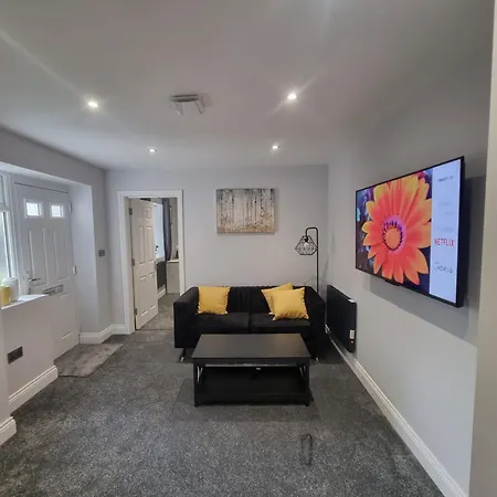 A Luxury 2 Bed Flat In Romford Apartment